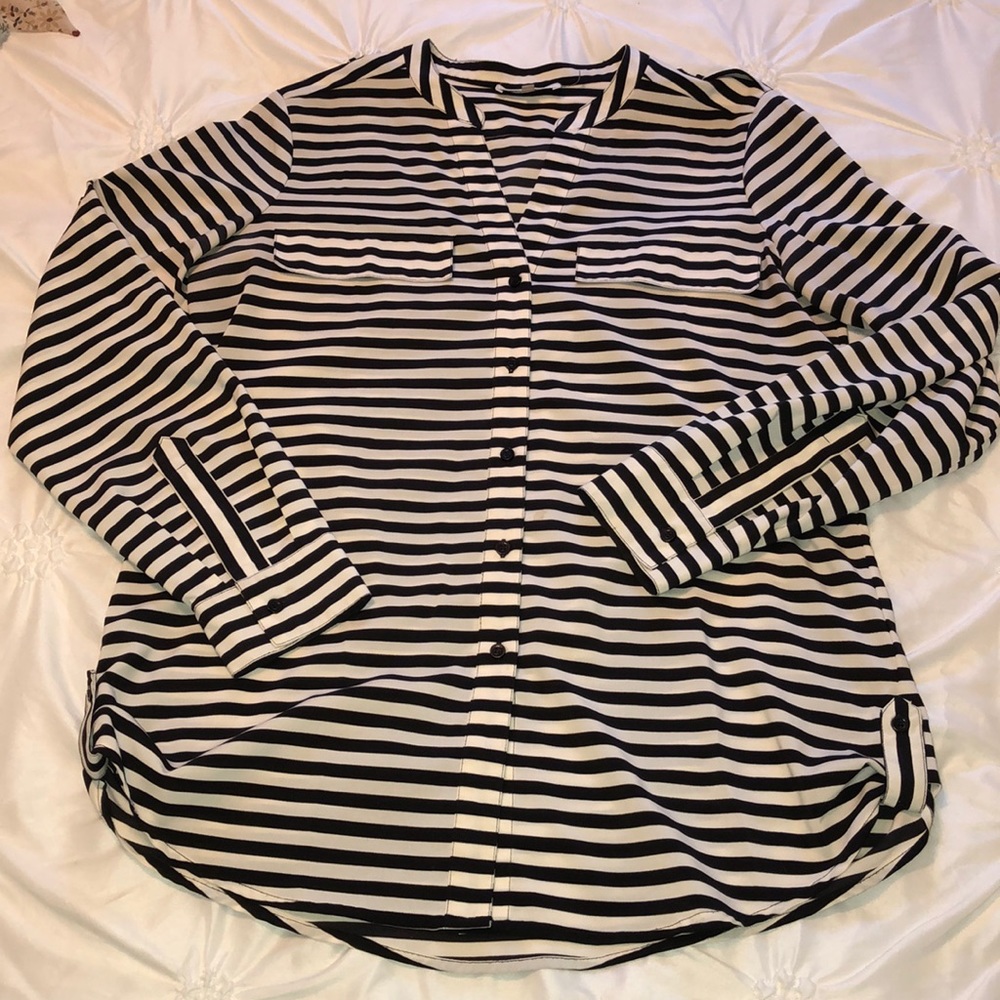 ✨Calvin Klein Black and White Striped Top✨